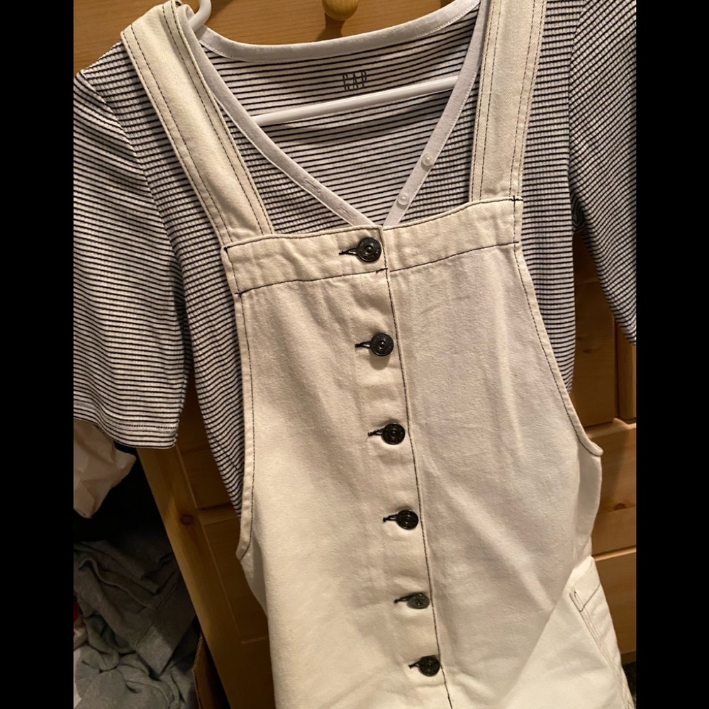 Cute short style romper!